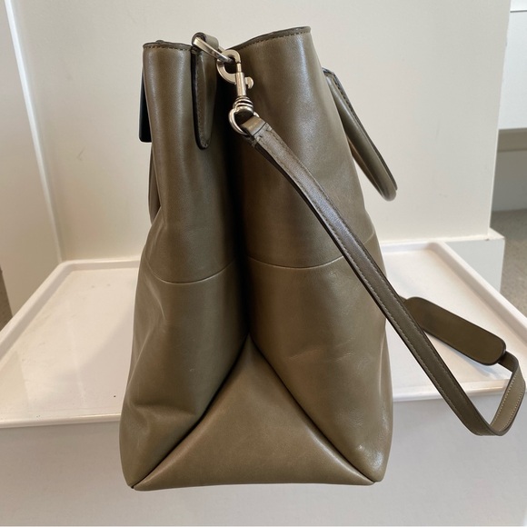 Coach Olive Leather Shoulder Bag - Picture 5 of 11